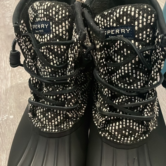 Sperry water proof rubber Women's Blue and White Lace-Up Boots. - Picture 2 of 6